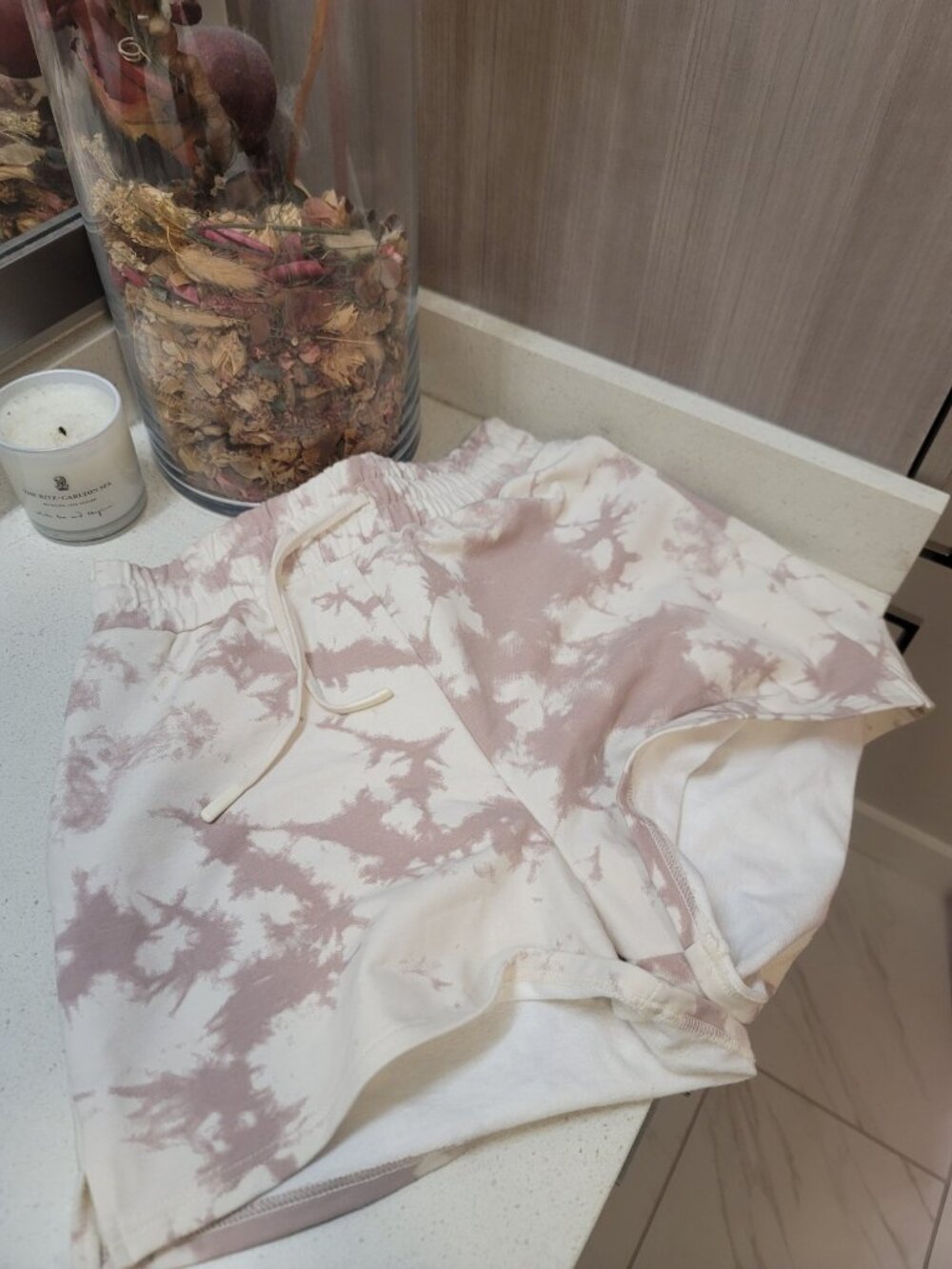 VARLEY Glade Drawstring Shorts Size Medium Taupe Tie Dye Color
